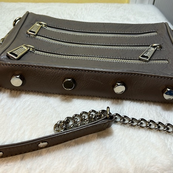 Crossover Rebecca Minkoff bag tan with silvertone chain and zipper - Picture 1 of 7